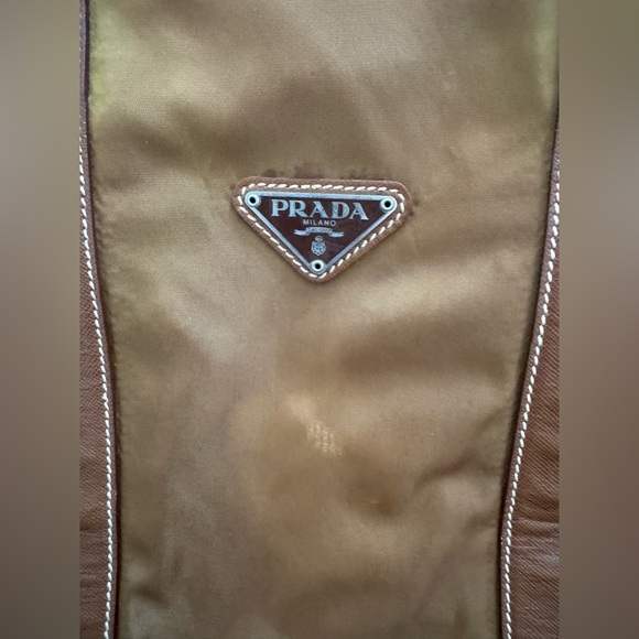 Prada duffle bag - Picture 5 of 12